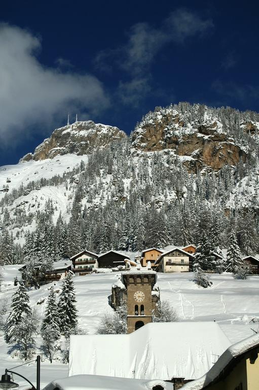 Col Rodella Daire Campitello di Fassa Oda fotoğraf