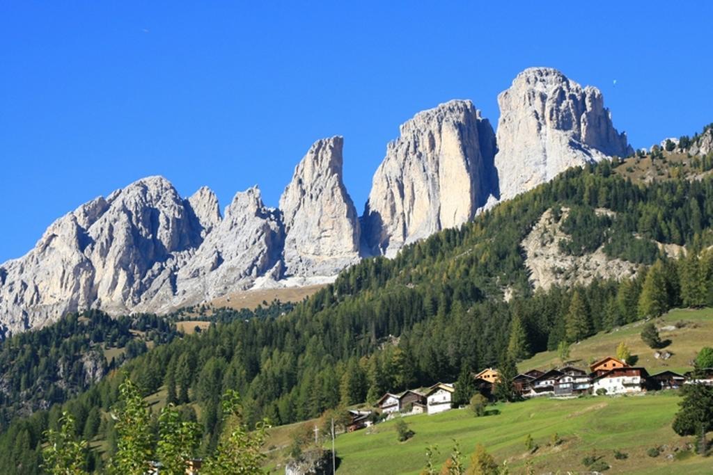 Col Rodella Daire Campitello di Fassa Oda fotoğraf